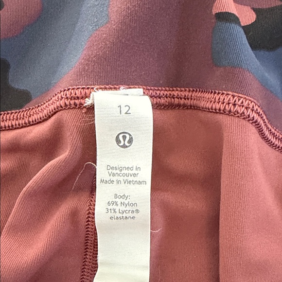 lululemon women’s size 12 - Picture 3 of 4